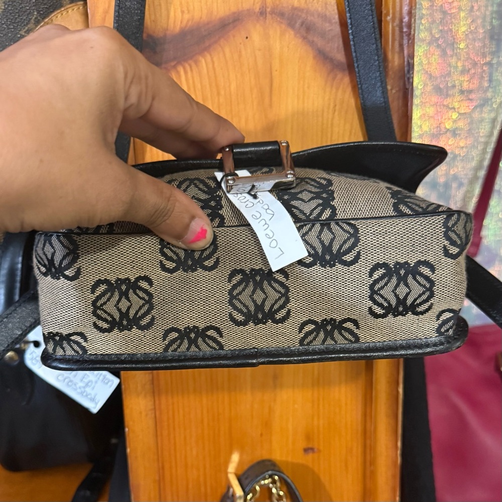 🛍️ Loewe crossbody bag - Picture 2 of 7